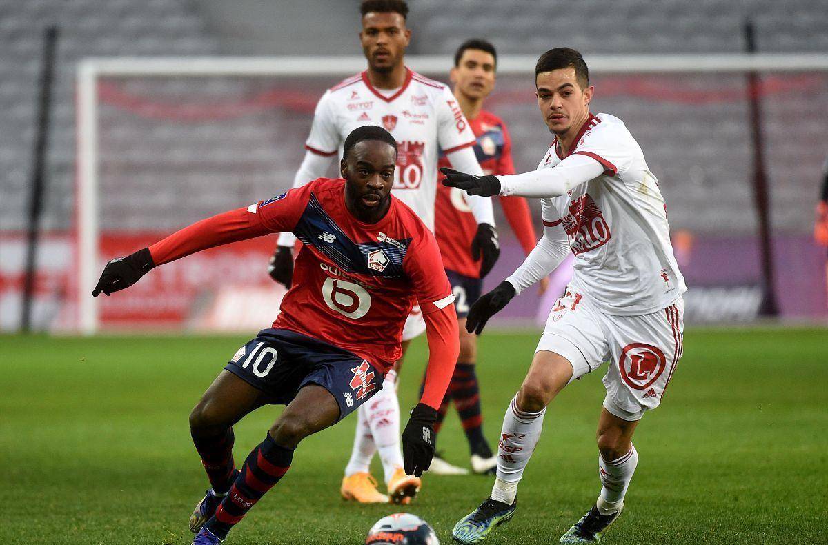 由AI技术 由AI技术